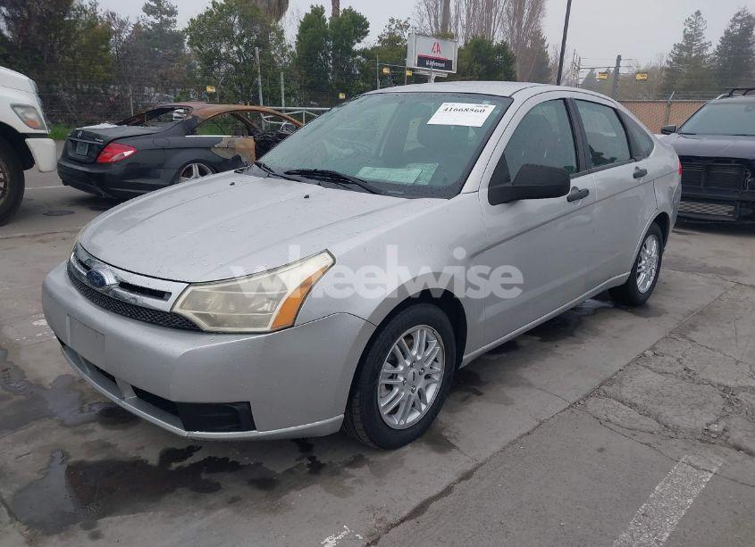 Photo 2 of 2009 Ford Focus SE (VIN 1FAHP35N39W188386)