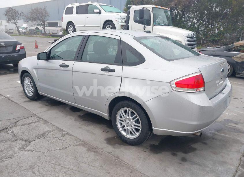 Photo 3 of 2009 Ford Focus SE (VIN 1FAHP35N39W188386)