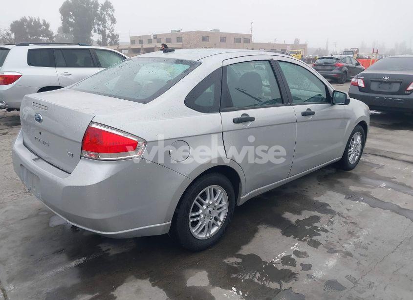 Photo 4 of 2009 Ford Focus SE (VIN 1FAHP35N39W188386)