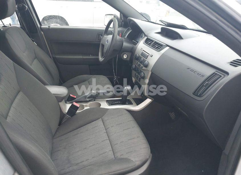 Photo 5 of 2009 Ford Focus SE (VIN 1FAHP35N39W188386)