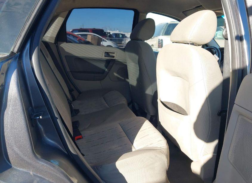 Photo 8 of 2009 Ford Focus SE (VIN 1FAHP35N39W196312)