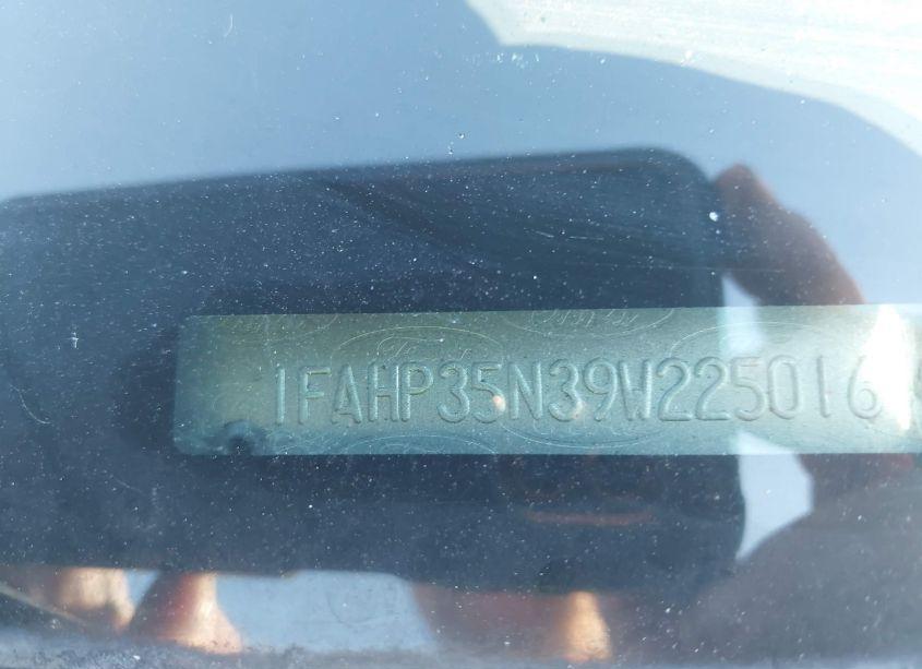 Photo 9 of 2009 Ford Focus SE (VIN 1FAHP35N39W225016)