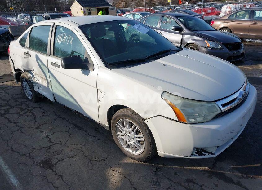 2009 Ford Focus SE (VIN 1FAHP35N39W247131) main photo