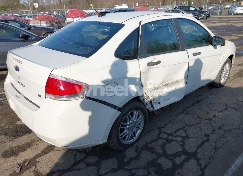 Photo 4 of 2009 Ford Focus SE (VIN 1FAHP35N39W247131)