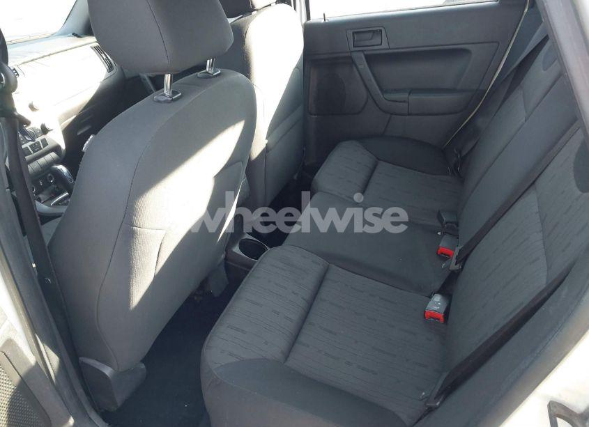 Photo 8 of 2009 Ford Focus SE (VIN 1FAHP35N39W247131)