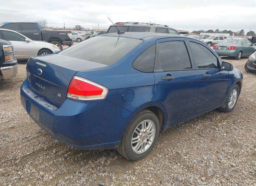 Photo 4 of 2009 Ford Focus SE (VIN 1FAHP35N39W252992)