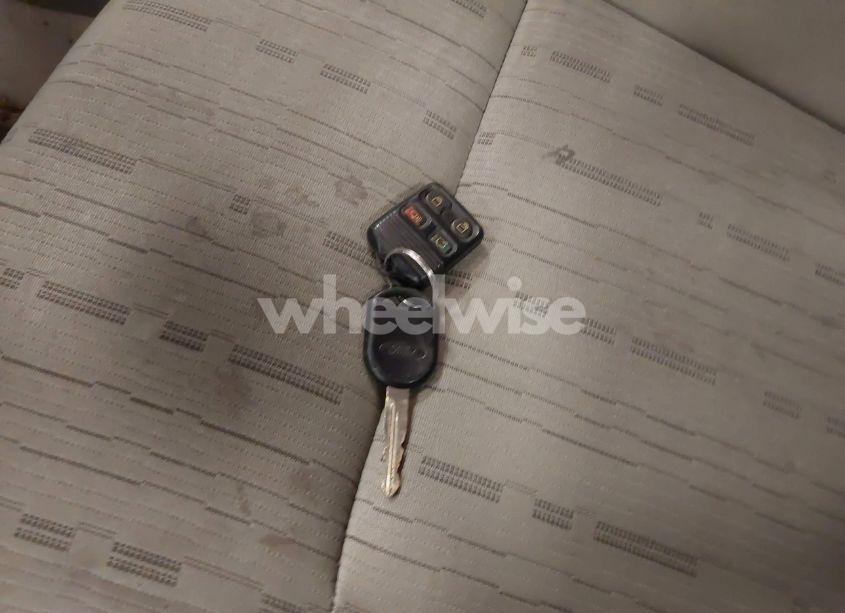 Photo 11 of 2008 Ford Focus SE/SES (VIN 1FAHP35N48W132911)