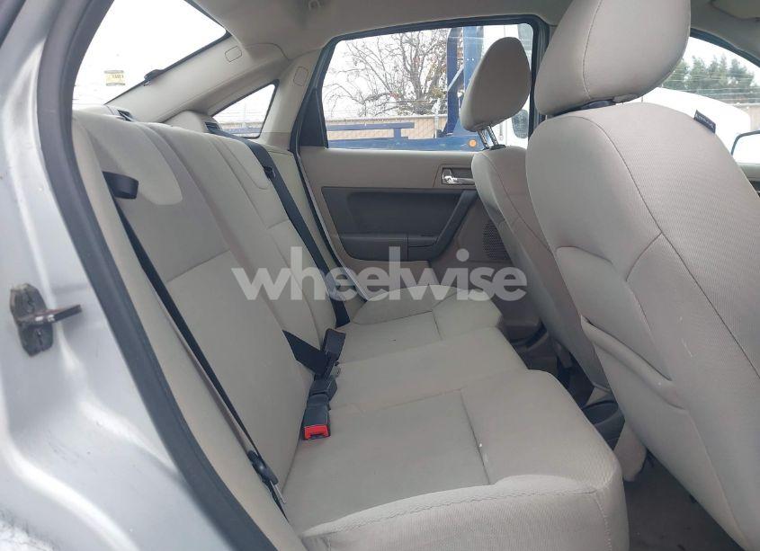 Photo 8 of 2008 Ford Focus SE/SES (VIN 1FAHP35N48W194275)
