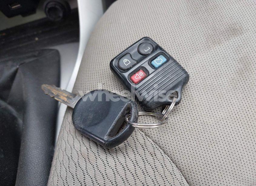 Photo 11 of 2008 Ford Focus SE/SES (VIN 1FAHP35N48W211205)