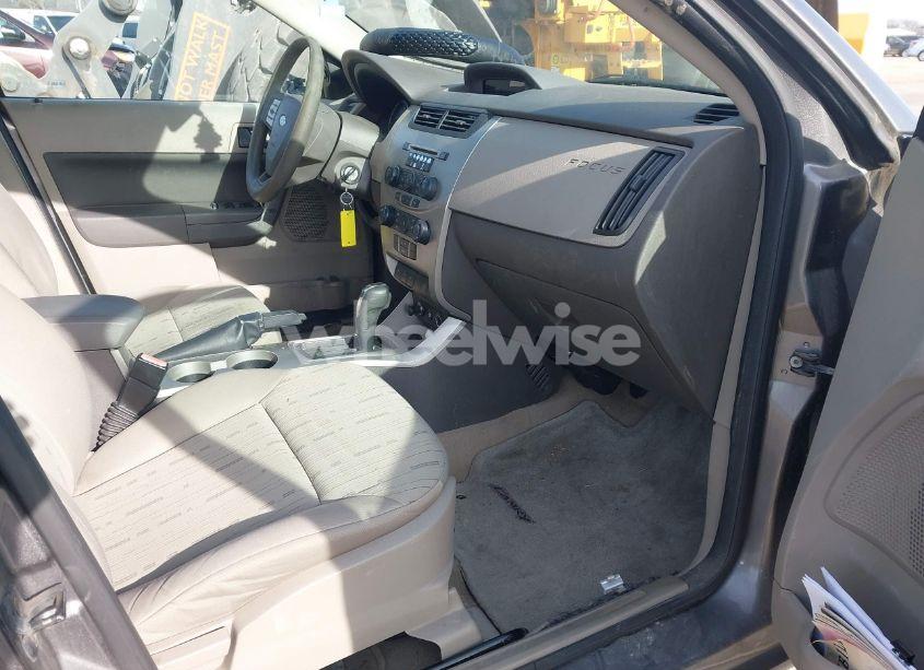 Photo 5 of 2009 Ford Focus SE (VIN 1FAHP35N49W107962)