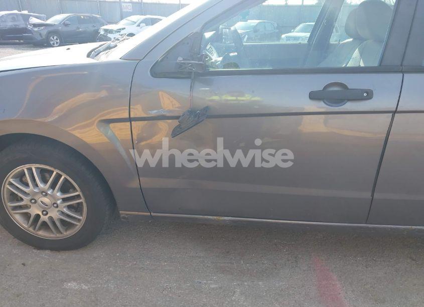 Photo 6 of 2009 Ford Focus SE (VIN 1FAHP35N49W107962)