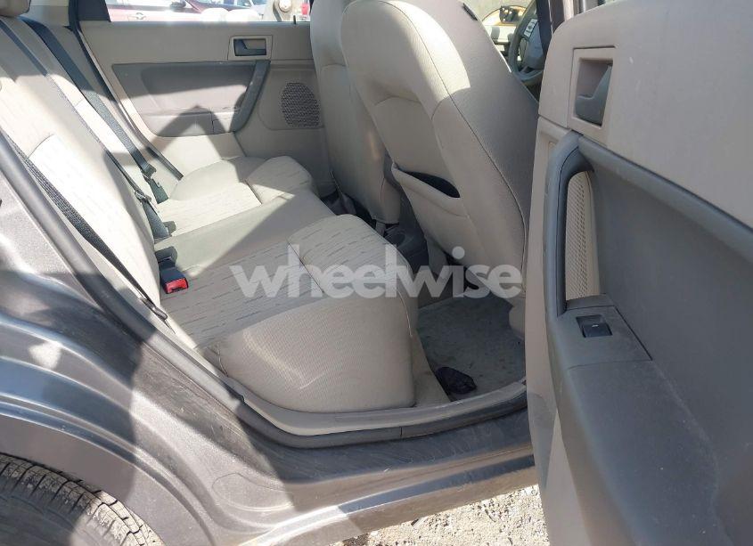 Photo 8 of 2009 Ford Focus SE (VIN 1FAHP35N49W107962)