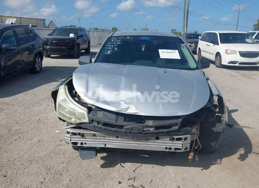 Photo 13 of 2009 Ford Focus SE (VIN 1FAHP35N49W131923)