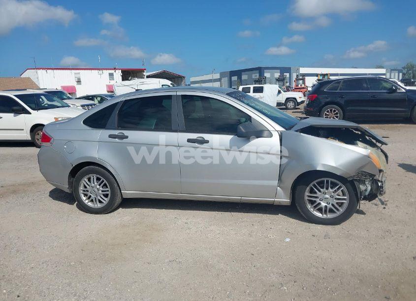 Photo 14 of 2009 Ford Focus SE (VIN 1FAHP35N49W131923)