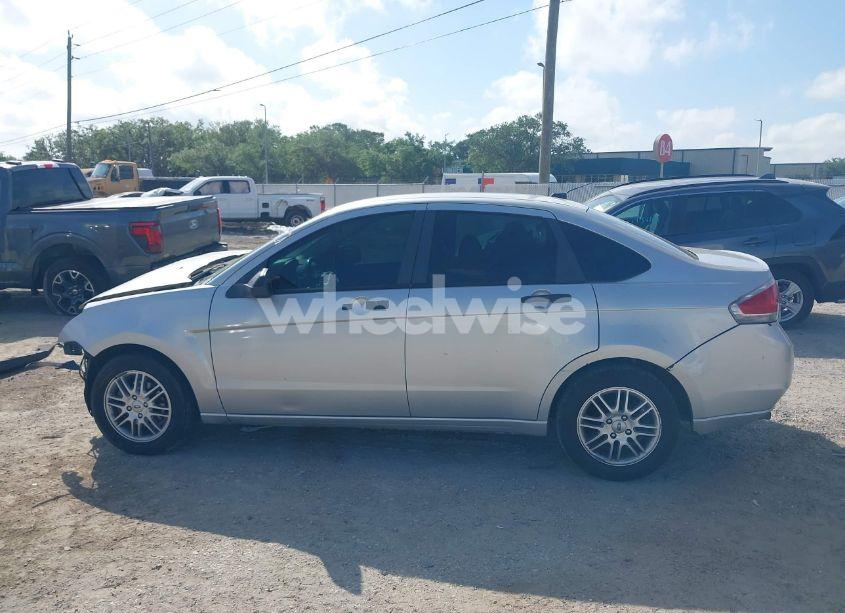 Photo 15 of 2009 Ford Focus SE (VIN 1FAHP35N49W131923)