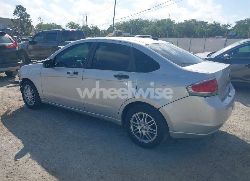 Photo 3 of 2009 Ford Focus SE (VIN 1FAHP35N49W131923)