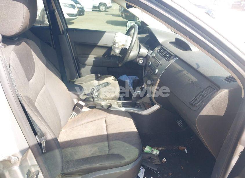 Photo 5 of 2009 Ford Focus SE (VIN 1FAHP35N49W131923)