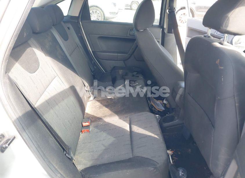 Photo 8 of 2009 Ford Focus SE (VIN 1FAHP35N49W131923)