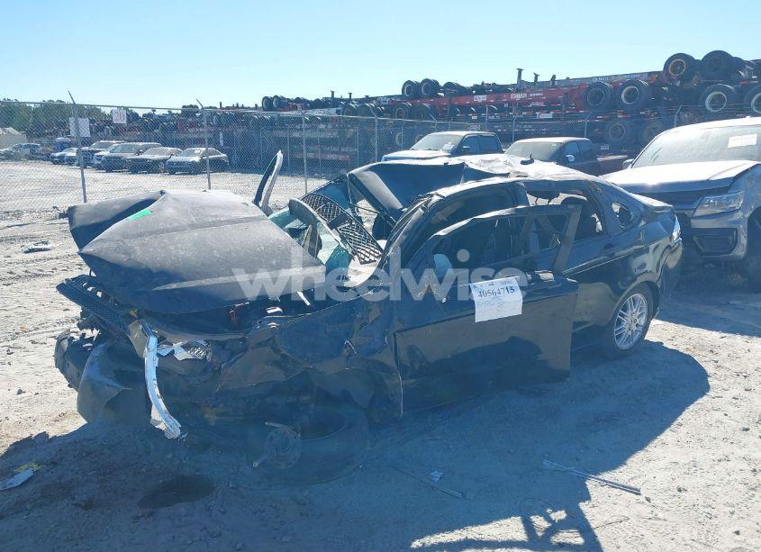 Photo 2 of 2009 Ford Focus SE (VIN 1FAHP35N49W165392)