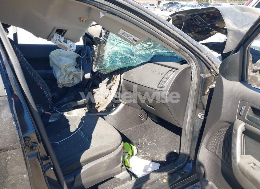 Photo 5 of 2009 Ford Focus SE (VIN 1FAHP35N49W165392)