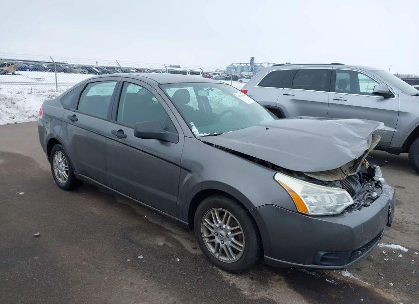 2009 Ford Focus SE (VIN 1FAHP35N49W180927) main photo