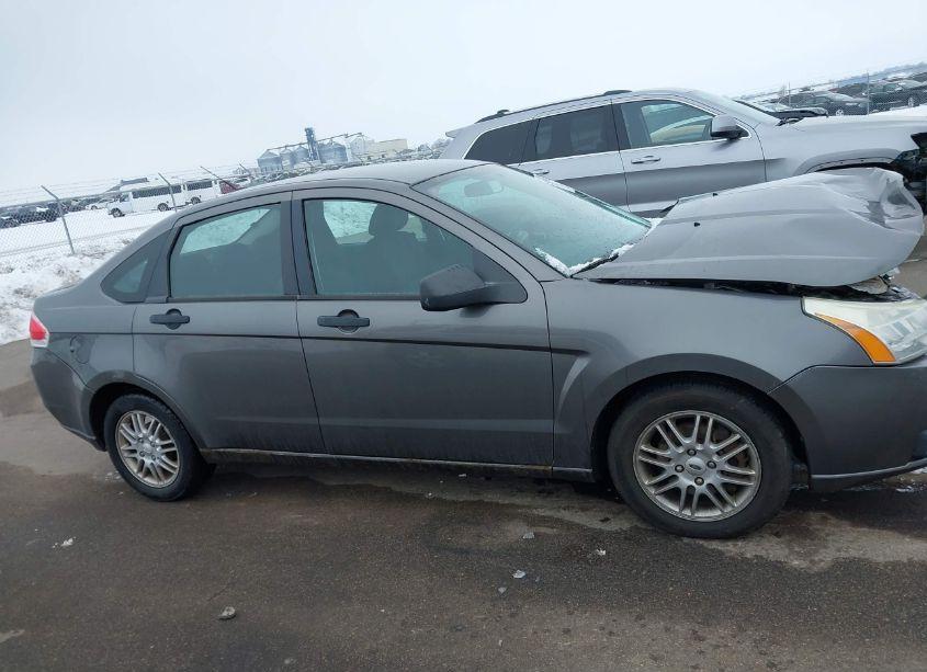 Photo 14 of 2009 Ford Focus SE (VIN 1FAHP35N49W180927)