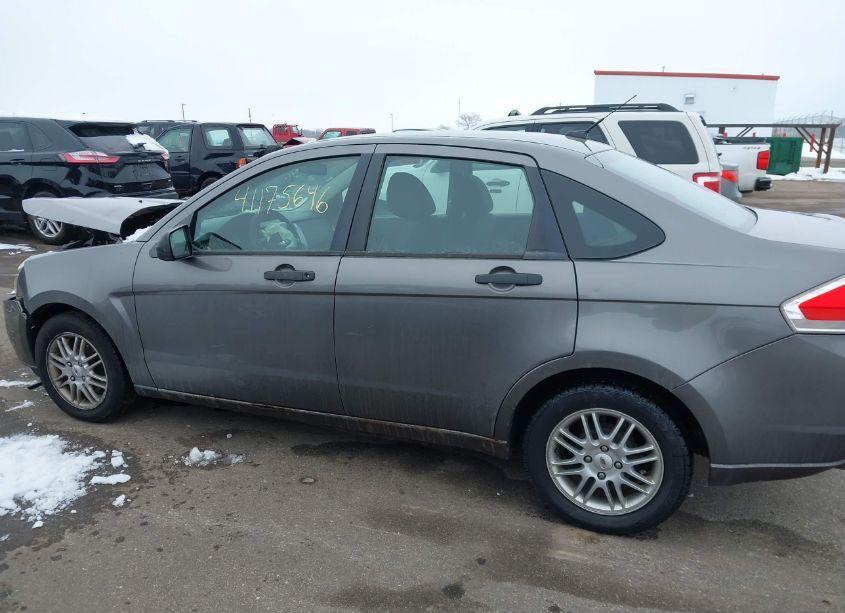Photo 15 of 2009 Ford Focus SE (VIN 1FAHP35N49W180927)