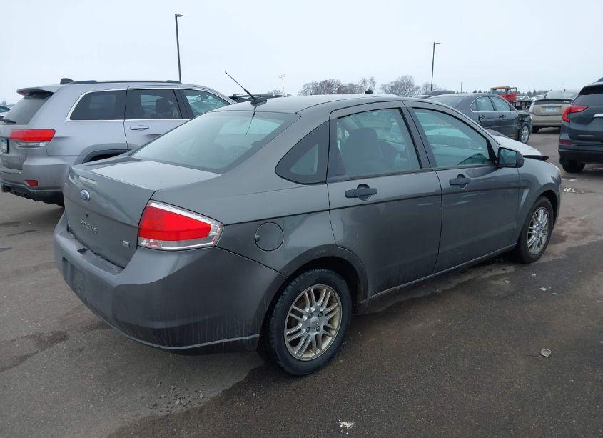 Photo 4 of 2009 Ford Focus SE (VIN 1FAHP35N49W180927)