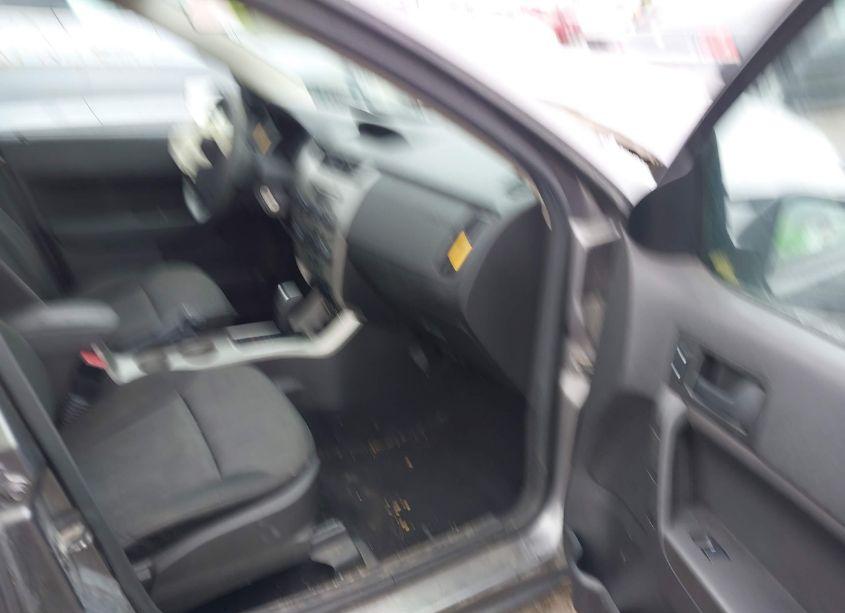 Photo 5 of 2009 Ford Focus SE (VIN 1FAHP35N49W180927)