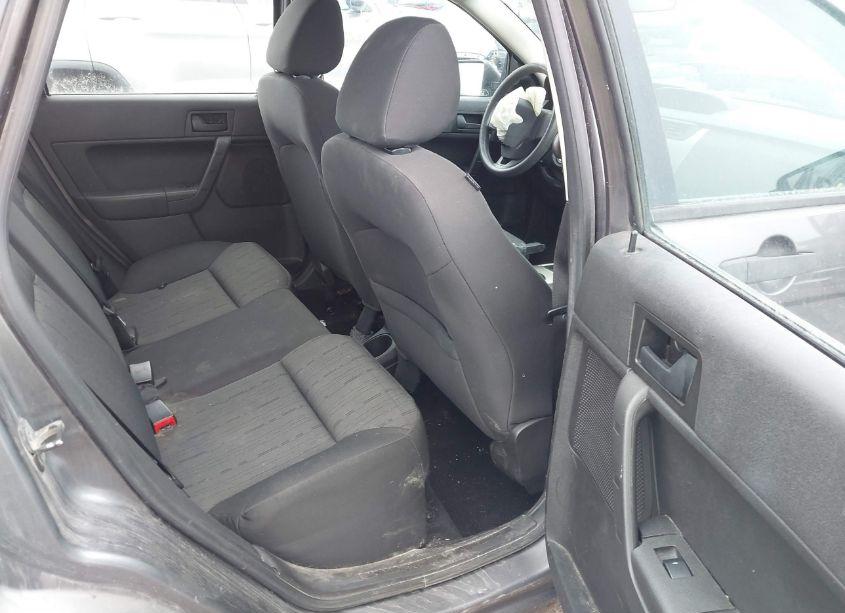 Photo 8 of 2009 Ford Focus SE (VIN 1FAHP35N49W180927)