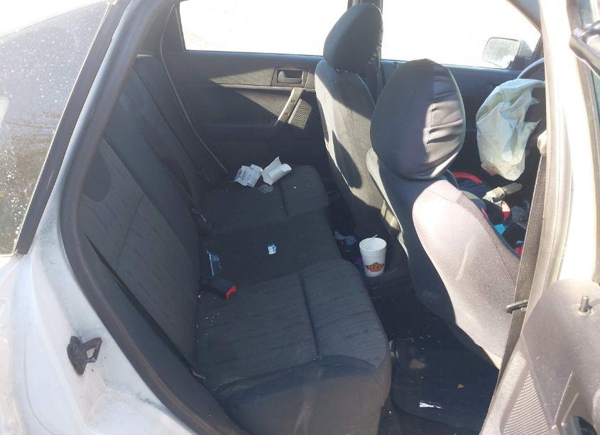 Photo 8 of 2009 Ford Focus SE (VIN 1FAHP35N49W209049)