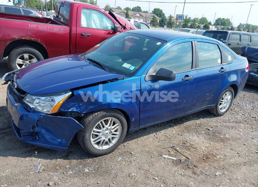 Photo 2 of 2009 Ford Focus SE (VIN 1FAHP35N49W222397)