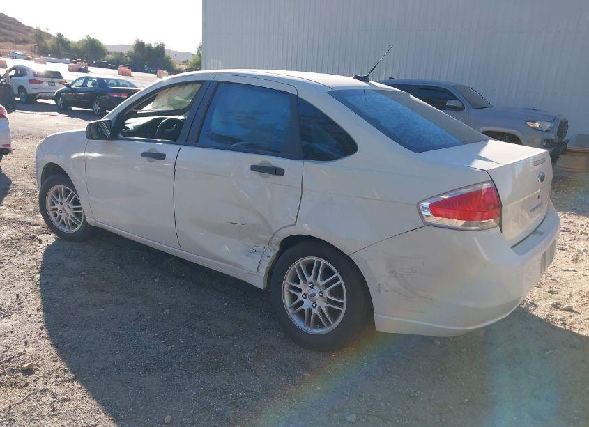 Photo 3 of 2009 Ford Focus SE (VIN 1FAHP35N49W254718)