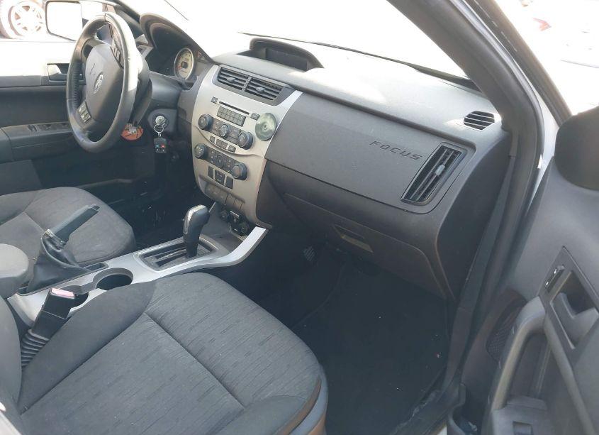 Photo 5 of 2009 Ford Focus SE (VIN 1FAHP35N49W254718)