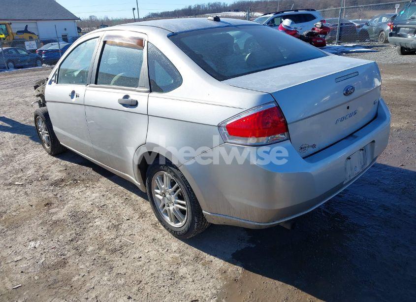 Photo 3 of 2009 Ford Focus SE (VIN 1FAHP35N49W258672)