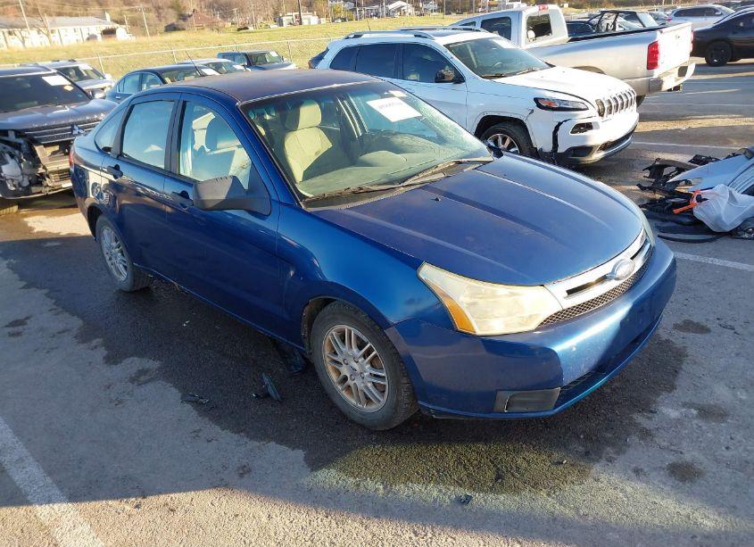 2009 Ford Focus SE (VIN 1FAHP35N49W263242) main photo