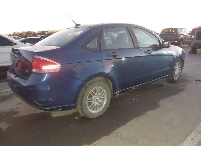 Photo 4 of 2009 Ford Focus SE (VIN 1FAHP35N49W263242)