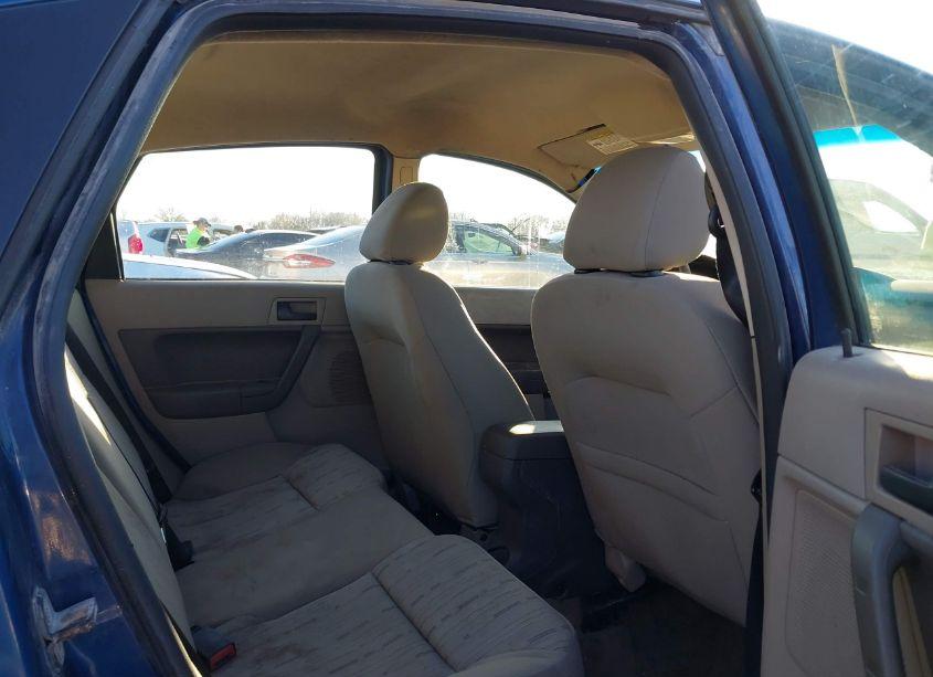 Photo 8 of 2009 Ford Focus SE (VIN 1FAHP35N49W263242)