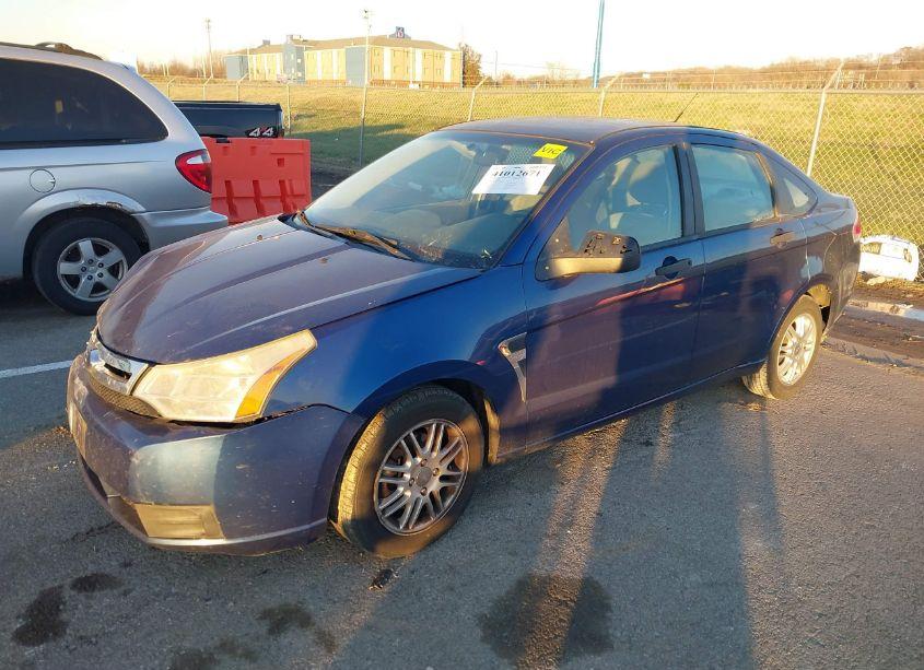 Photo 2 of 2008 Ford Focus SE/SES (VIN 1FAHP35N58W184127)