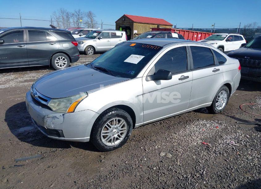 Photo 2 of 2009 Ford Focus SE (VIN 1FAHP35N59W109316)