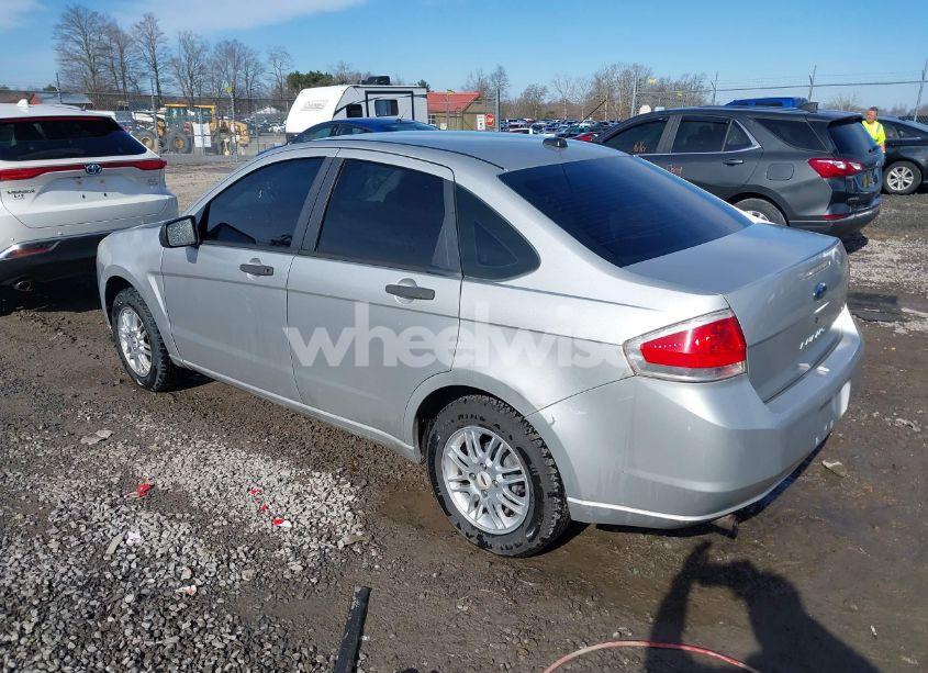 Photo 3 of 2009 Ford Focus SE (VIN 1FAHP35N59W109316)