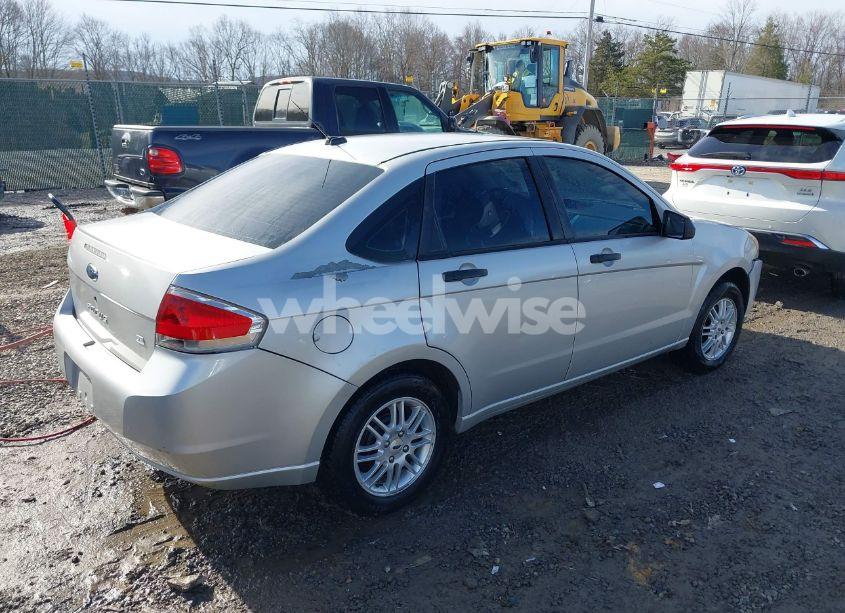 Photo 4 of 2009 Ford Focus SE (VIN 1FAHP35N59W109316)