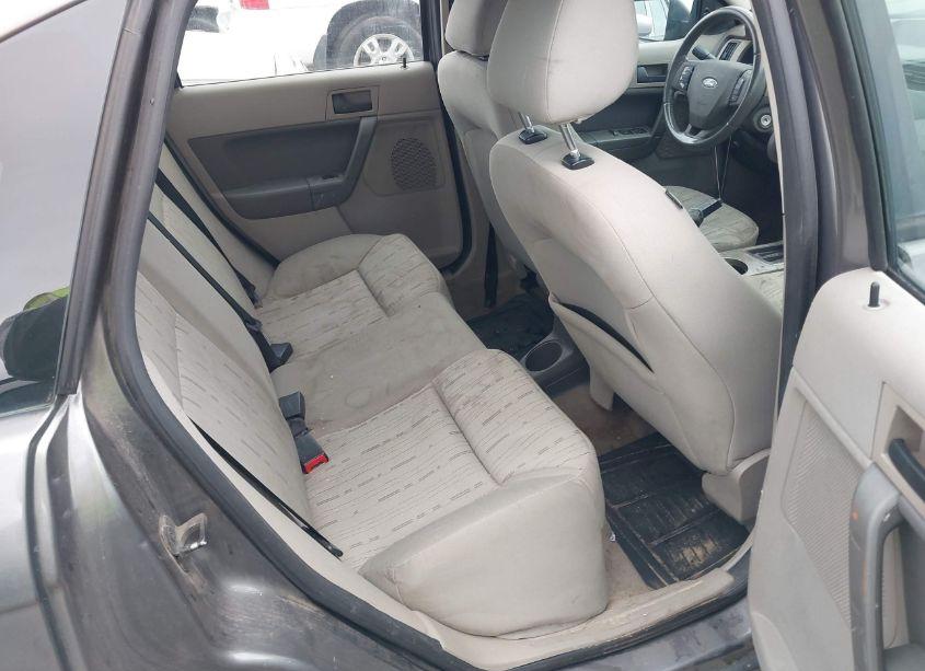 Photo 8 of 2009 Ford Focus SE (VIN 1FAHP35N59W162887)