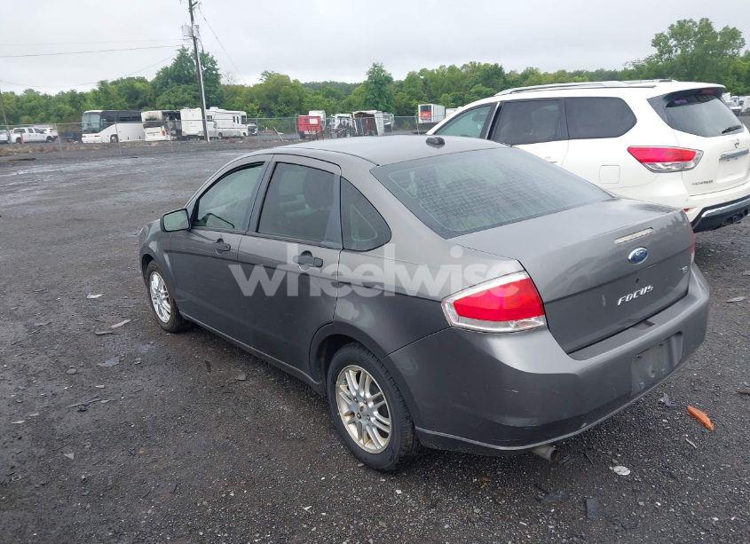 Photo 3 of 2009 Ford Focus SE (VIN 1FAHP35N59W180533)