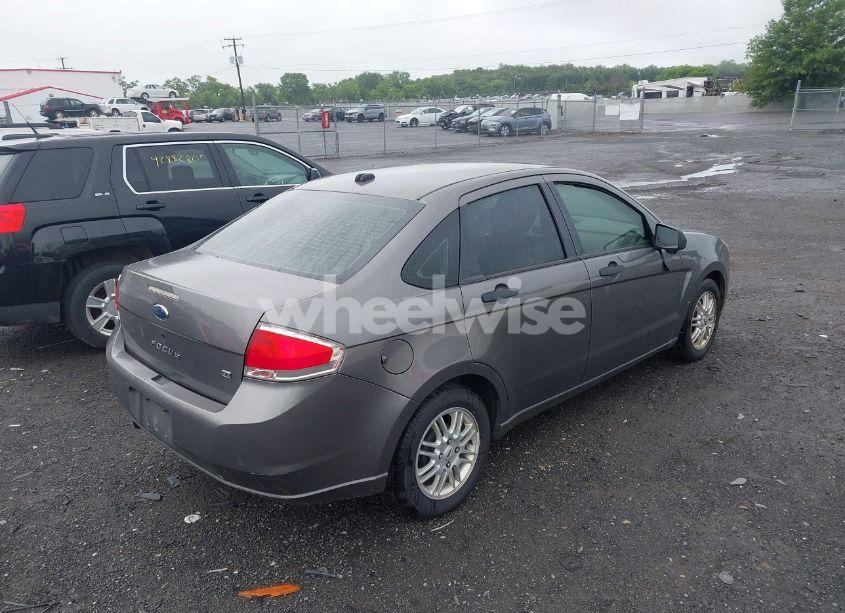 Photo 4 of 2009 Ford Focus SE (VIN 1FAHP35N59W180533)