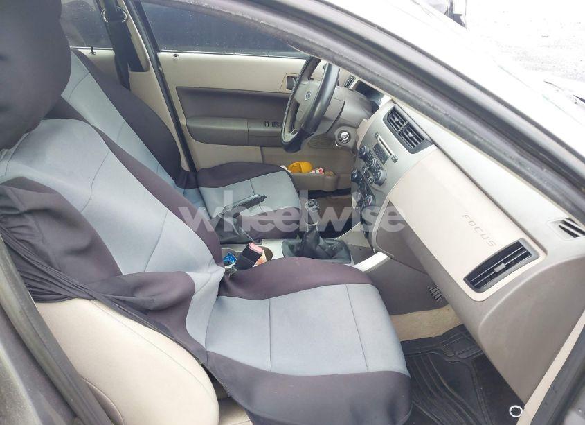 Photo 5 of 2009 Ford Focus SE (VIN 1FAHP35N59W180533)