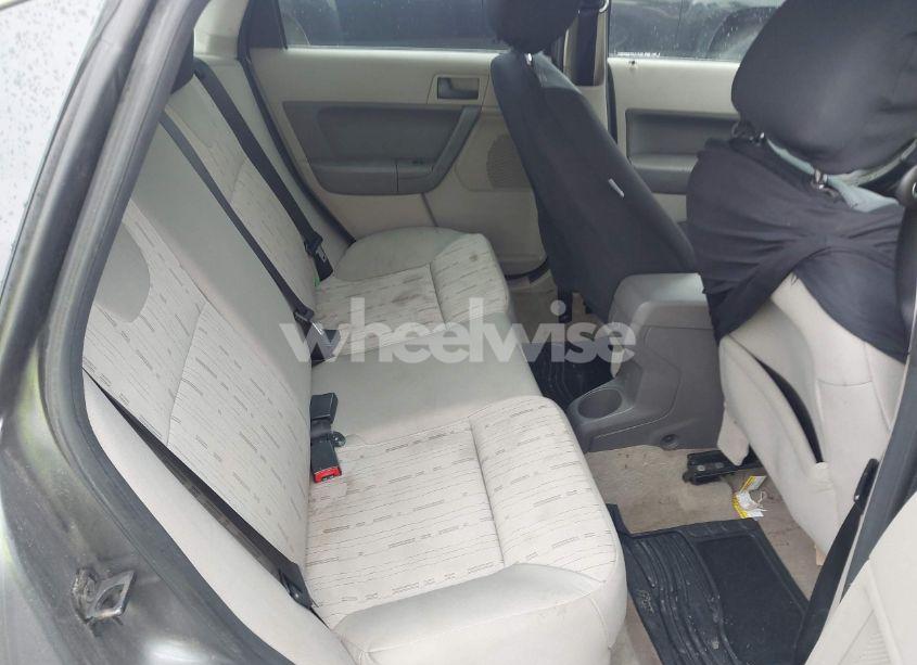 Photo 8 of 2009 Ford Focus SE (VIN 1FAHP35N59W180533)