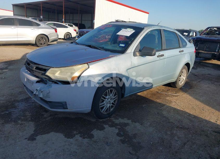 Photo 2 of 2009 Ford Focus SE (VIN 1FAHP35N59W220805)