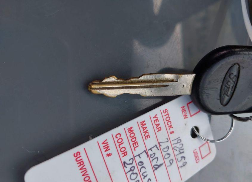 Photo 11 of 2009 Ford Focus SE (VIN 1FAHP35N59W260995)