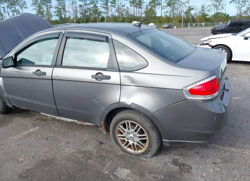 Photo 3 of 2009 Ford Focus SE (VIN 1FAHP35N59W260995)